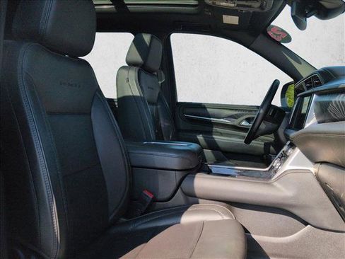 Used 2023 GMC Yukon XL Denali AWD/4WD image 18
