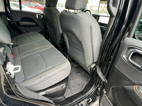 Used 2025 Jeep Wrangler Backcountry image 21