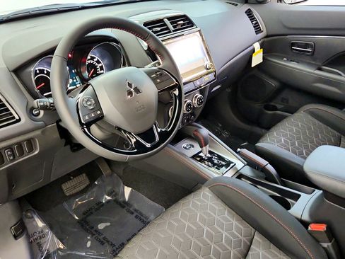 Used 2025 Mitsubishi Outlander Sport ES AWD/4WD image 19