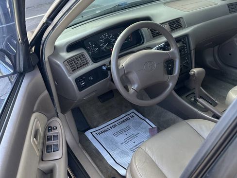 Used 2001 Toyota Camry XLE FWD image 7