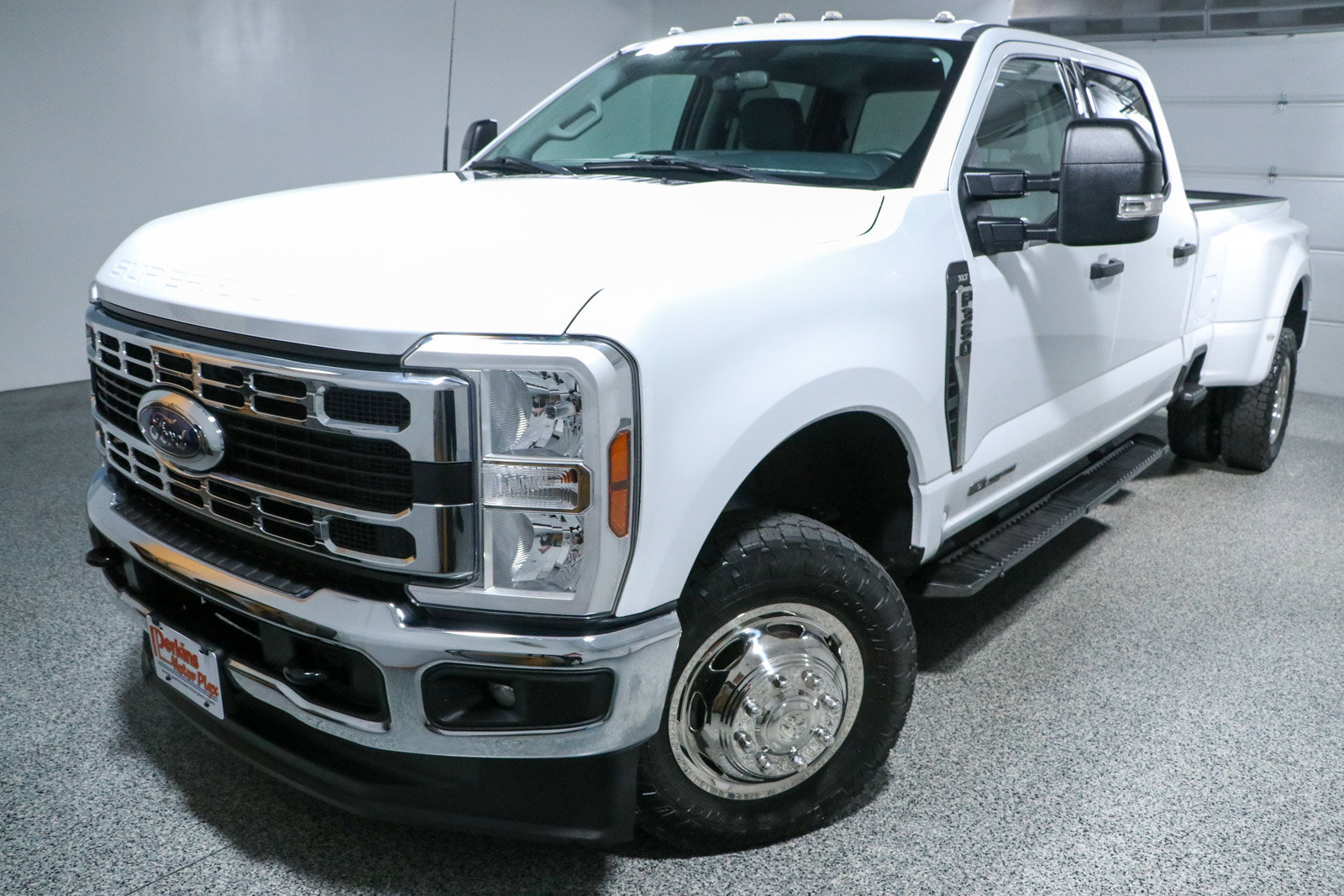 Used 2024 Ford F350 XLT w/ FX4 Off-Road Package AWD/4WD image 33