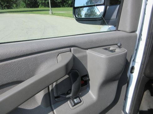 Used 2021 Chevrolet Express 2500 w/ Driver Convenience Package RWD image 28