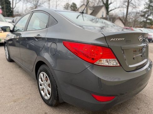 Used 2012 Hyundai Accent GLS image 6