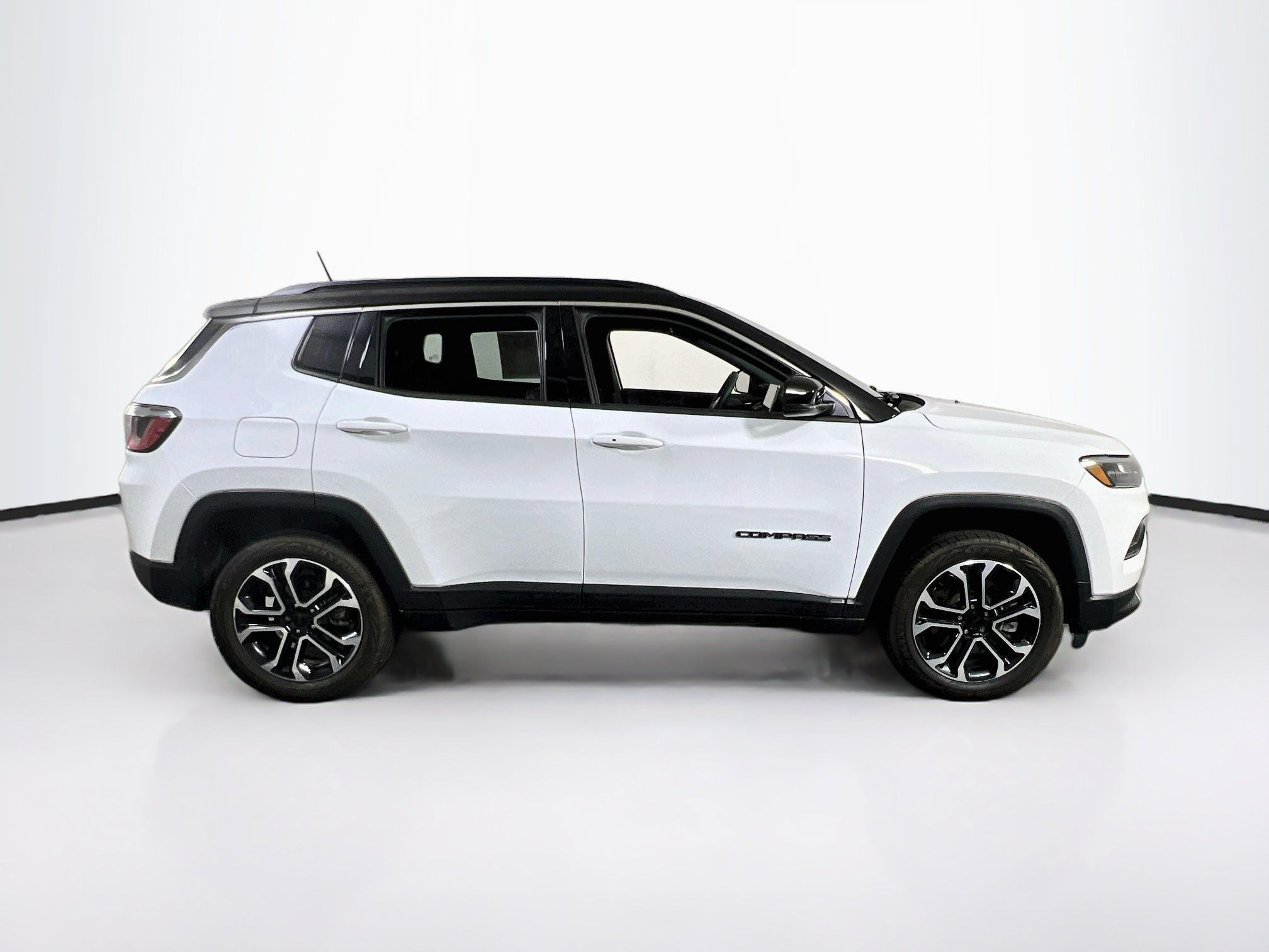 Used 2023 Jeep Compass Limited AWD/4WD image 4