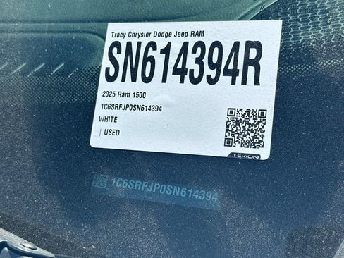 Used 2025 RAM 1500 Laramie AWD/4WD image 3