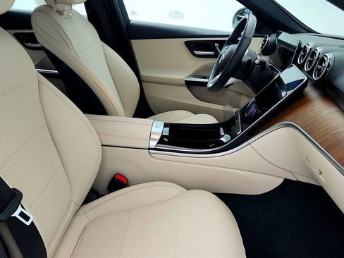 Used 2024 Mercedes-Benz C 300 4MATIC Sedan image 22