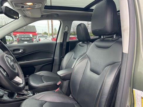 Used 2018 Jeep Compass Limited w/ Navigation Group AWD/4WD image 4