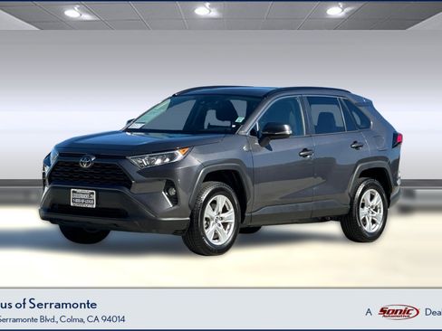 Used 2019 Toyota RAV4 XLE w/ Convenience Package FWD image 1
