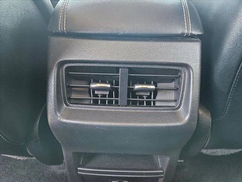 Used 2016 Ford Edge Titanium FWD image 16