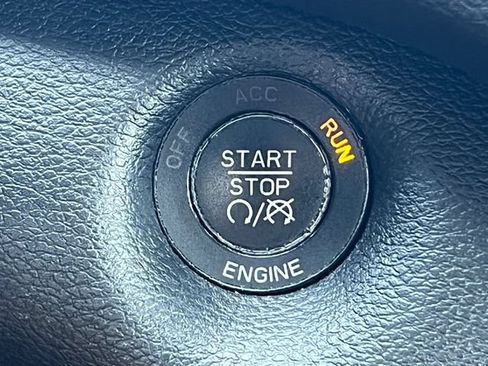 Used 2014 Jeep Cherokee Latitude w/ Comfort/Convenience Group AWD/4WD image 11