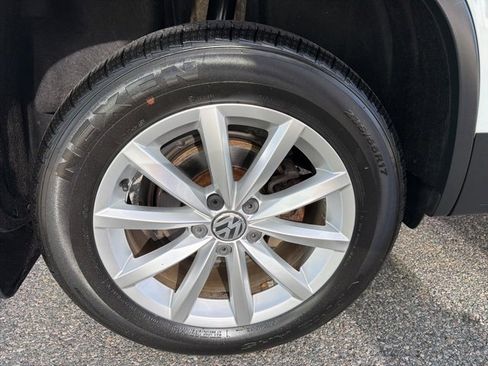 Used 2017 Volkswagen Tiguan Wolfsburg Edition image 40