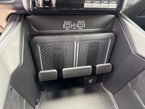 New 2026 RAM 2500 Laramie AWD/4WD image 19