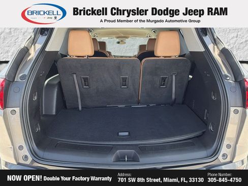 Used 2020 Buick Enclave Essence w/ LPO, Hit The Road Package FWD image 12