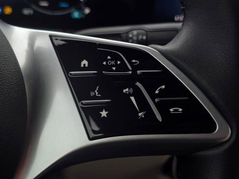 Used 2025 Mercedes-Benz GLB 250 4MATIC image 44