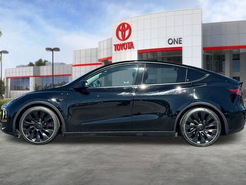 Used 2022 Tesla Model Y Performance image 8