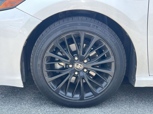 Used 2022 Toyota Camry SE FWD image 8