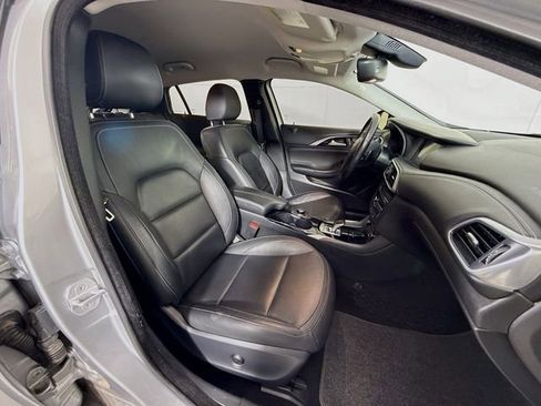 Used 2017 INFINITI QX30 AWD image 30