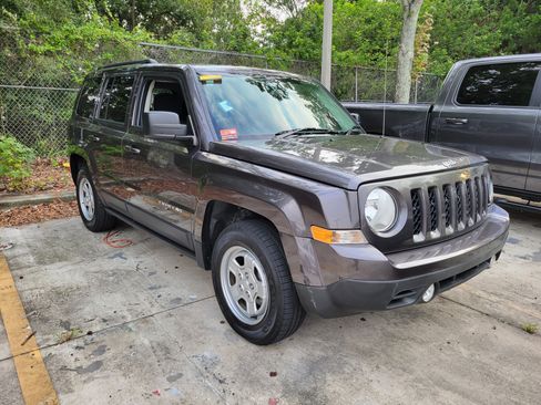 Used 2015 Jeep Patriot Sport w/ Power Value Group FWD image 4