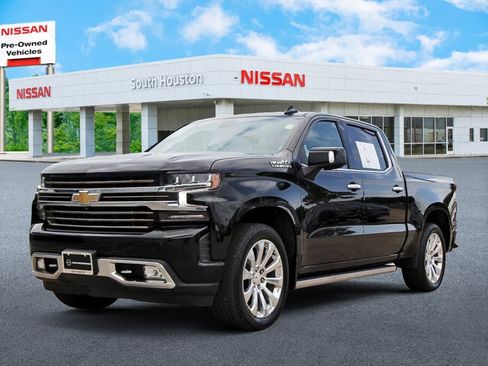 Used 2022 Chevrolet Silverado 1500 High Country w/ Technology Package image 2