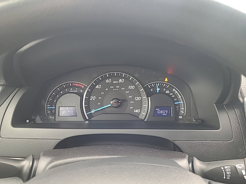 Used 2015 Toyota Camry LE FWD image 19