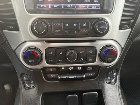 Used 2017 GMC Yukon XL SLT AWD/4WD image 25