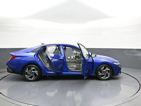 Certified 2024 Hyundai Elantra SEL w/ Convenience Package FWD image 42