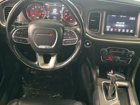 Used 2020 Dodge Charger SXT w/ Leather Interior Group RWD image 15