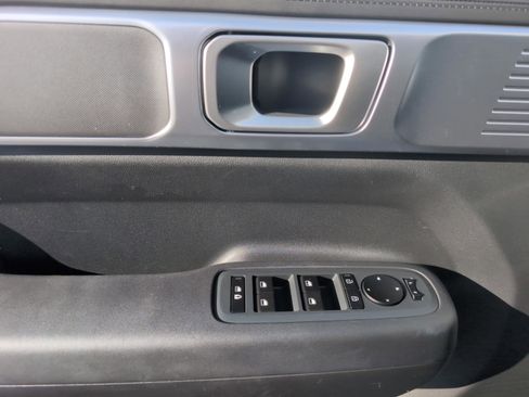 Used 2025 Hyundai Santa Fe SE image 11