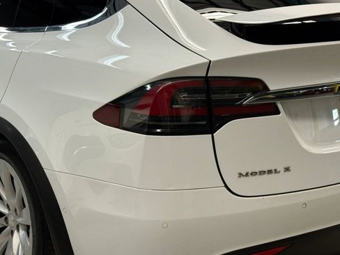 Used 2016 Tesla Model X 75D image 12