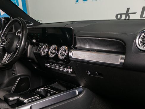 Used 2021 Mercedes-Benz GLB 250 image 32