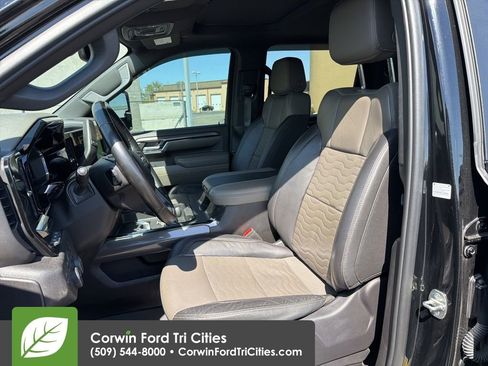 Used 2024 Chevrolet Silverado 2500 ZR2 w/ Technology Package image 14