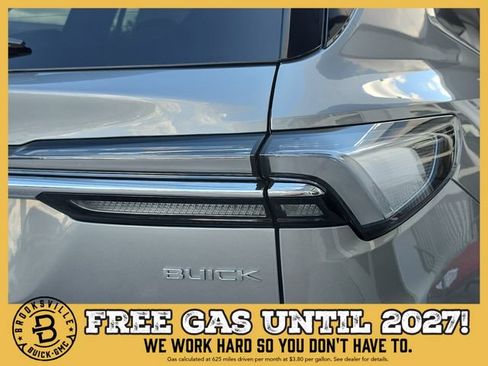 New 2027 Buick Enclave Avenir w/ LPO, Floor Liner Package FWD image 8