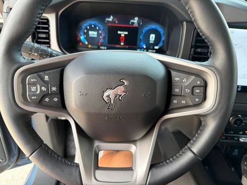Used 2025 Ford Bronco Badlands AWD/4WD image 13