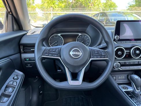 Used 2025 Nissan Sentra SV FWD image 24