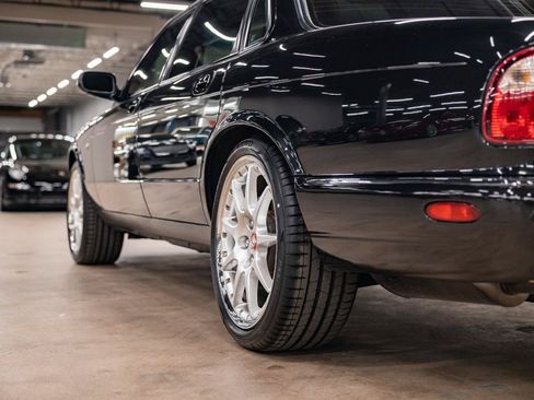 Used 2002 Jaguar XJ8 RWD image 35