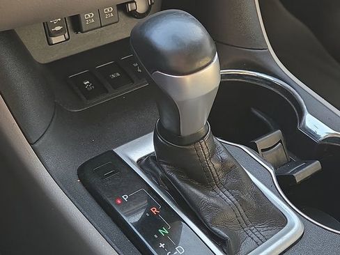 Used 2019 Toyota Highlander XLE image 29