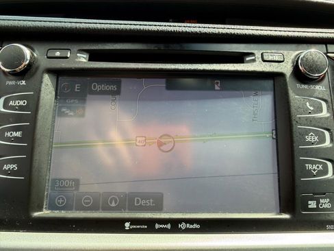 Used 2019 Toyota Highlander XLE AWD/4WD image 34