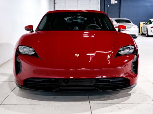 Used 2023 Porsche Taycan GTS image 5