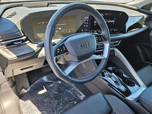 Used 2025 Audi Q5 Premium Plus w/ Premium Plus AWD/4WD image 10