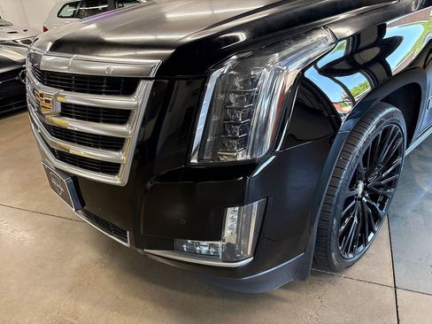 Used 2016 Cadillac Escalade ESV Premium AWD/4WD image 16