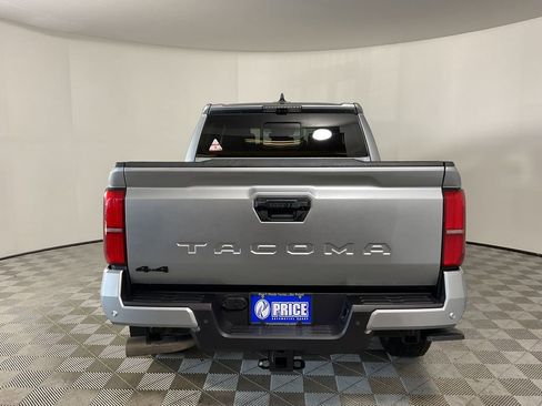 Used 2024 Toyota Tacoma 4x4 Double Cab image 7