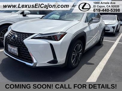 Certified 2025 Lexus UX 300h FWD w/ Accessory Package (Z2)