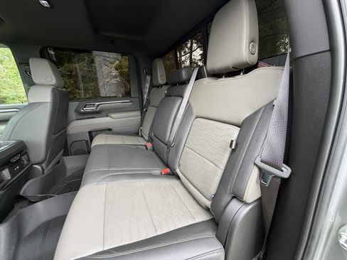 Used 2024 Chevrolet Silverado 2500 ZR2 AWD/4WD image 17