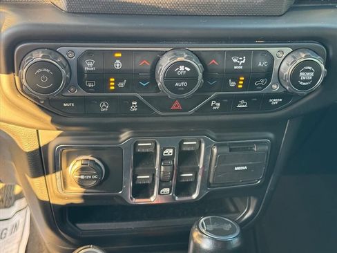 Used 2021 Jeep Wrangler Unlimited Sahara image 19