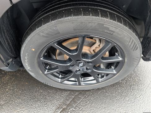 Used 2019 Dodge Journey SE image 9