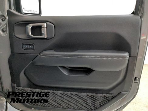 Used 2021 Jeep Gladiator Overland w/ Uconnect 4C Nav & Sound Group AWD/4WD image 28
