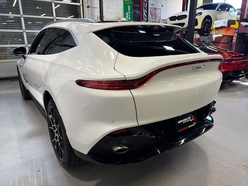 Used 2021 Aston Martin DBX AWD/4WD image 9