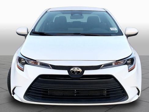 Used 2026 Toyota Corolla LE FWD image 4