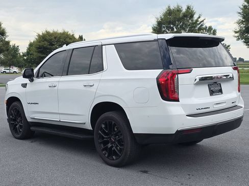 Used 2023 GMC Yukon SLT w/ SLT Premium Package AWD/4WD image 5