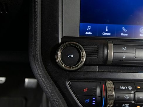Used 2020 Ford Mustang Shelby GT500 w/ Technology Package RWD image 25